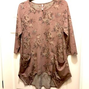 Cool Melon 3/4 length sleeve top.  Dusty pink with floral print.
